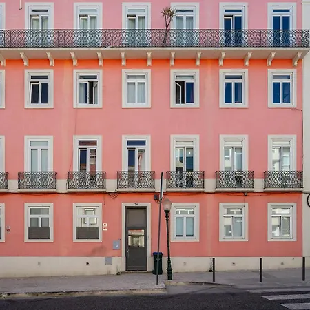 Lisbon Design Flat, Luxury, 7 People, Pool & Garden Apartment Lisbon