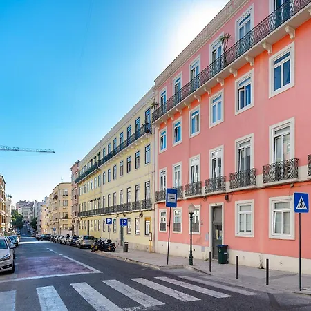 Lisbon Design Flat, Luxury, 7 People, Pool & Garden *