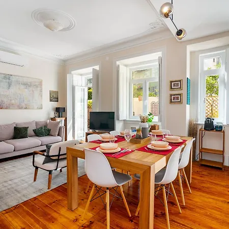 Apartment Lisbon Design Flat, Luxury, 7 People, Pool & Garden