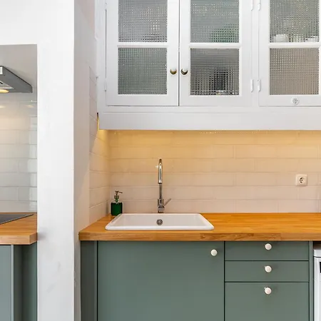 Lisbon Design Flat, Luxury, 7 People, Pool & Garden *