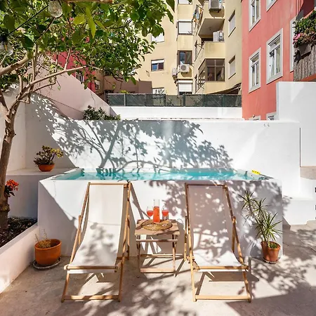Lisbon Design Flat, Luxury, 7 People, Pool & Garden * Lisbon
