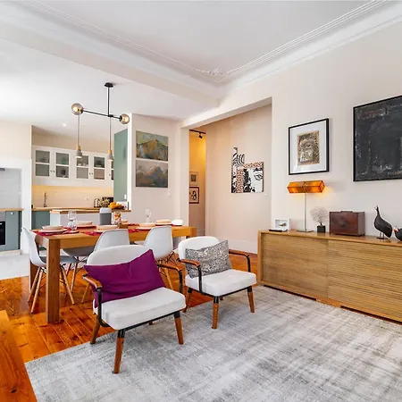 Lisbon Design Flat, Luxury, 7 People, Pool & Garden