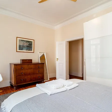 Design Flat, Luxury, 7 People, Pool Garden Lissabon