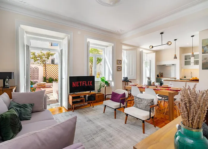 Апартаменты Design Flat, Luxury, 7 People, Pool Garden Лиссабон